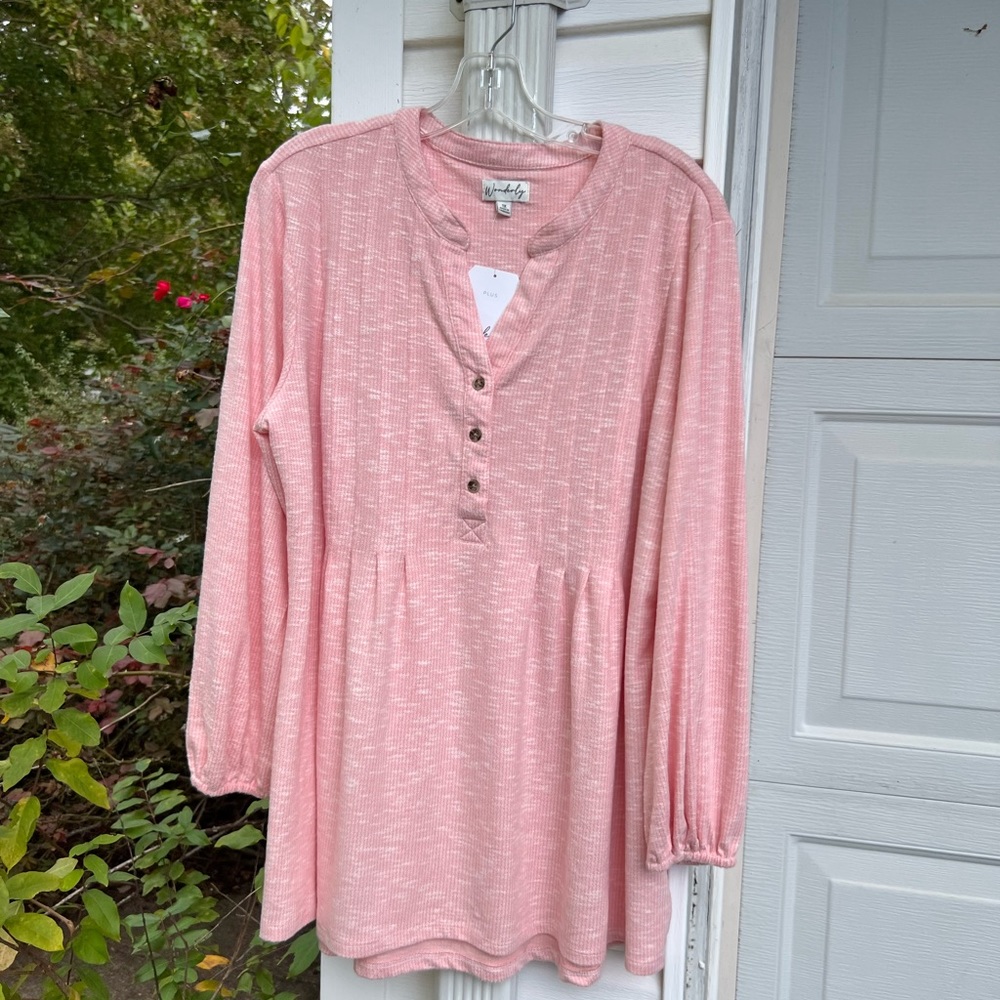 NWT Wonderly Pretty & Soft Peach Pleated Front 3/4 Sleeve Top